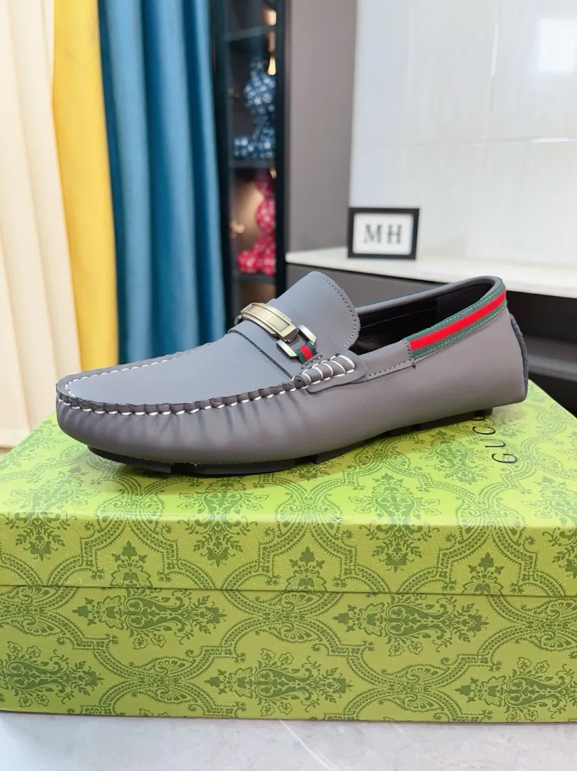 Men's shoes💰400🌹🌹【GUCCI】Hong Kong original top quality exquisite craftsmanship top quality💪🏼high-end boutique men's Hugh Doudou shoes British fashion style 🎈original metal soft cowhide surface lazy slip-on Loaf style This fabric is made of 🇮🇹imported top soft calfskin, code number: 38-44